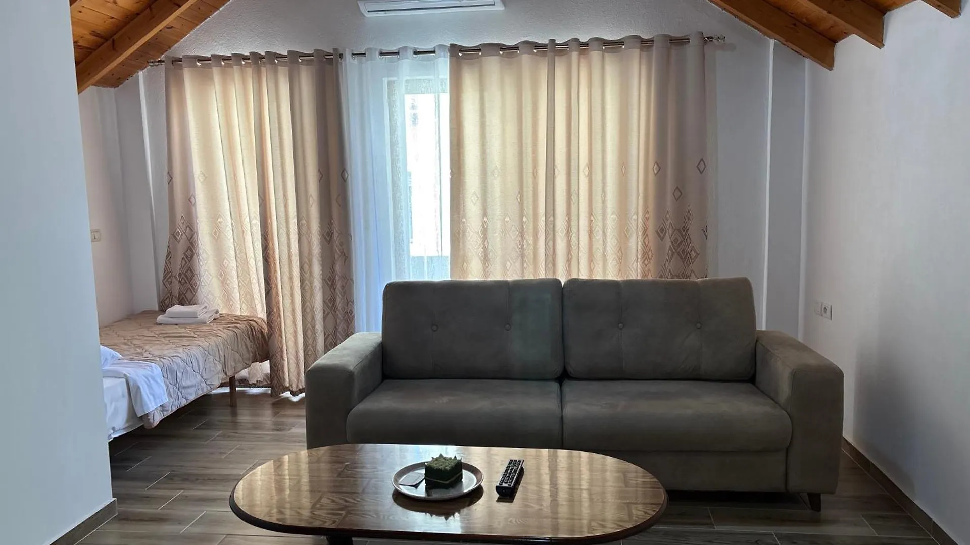 P&K Apartment Πόγραδετς Αλβανία